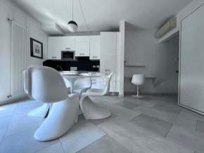 VILLA FENIX MILANO, Milano